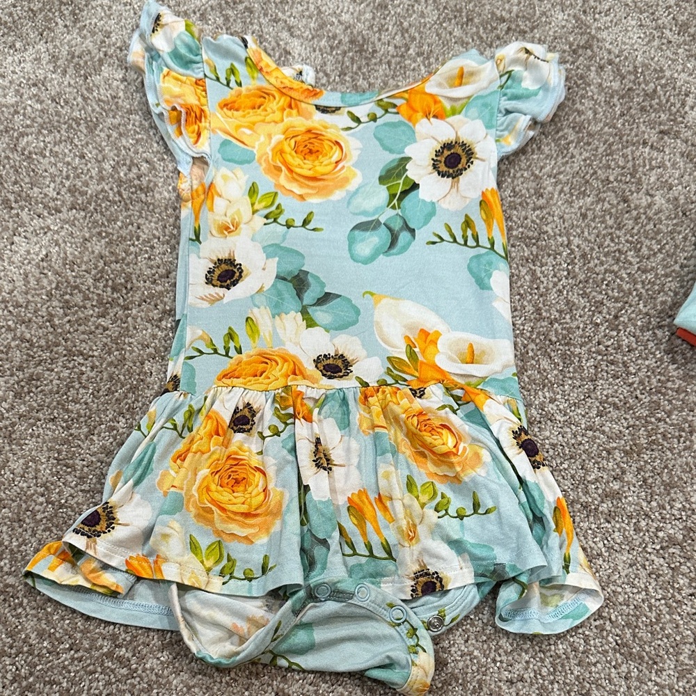 Floral Print Ruffle Sleeve Bodysuit
